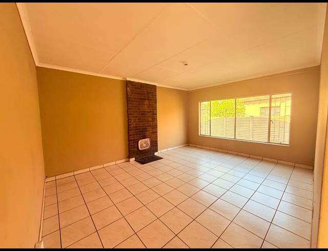 3 BEDROOM HOUSE FOR SALE IN VANDERBIJLPARK CE 4